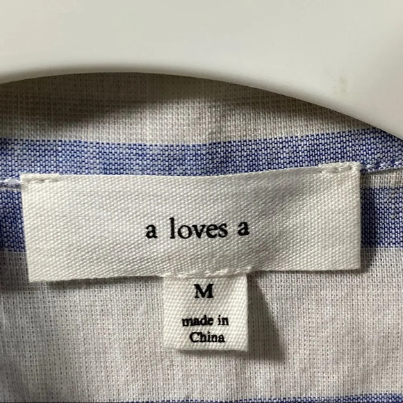 a loves a Button Down Top White/Blue Sz Medium - Picture 2 of 3